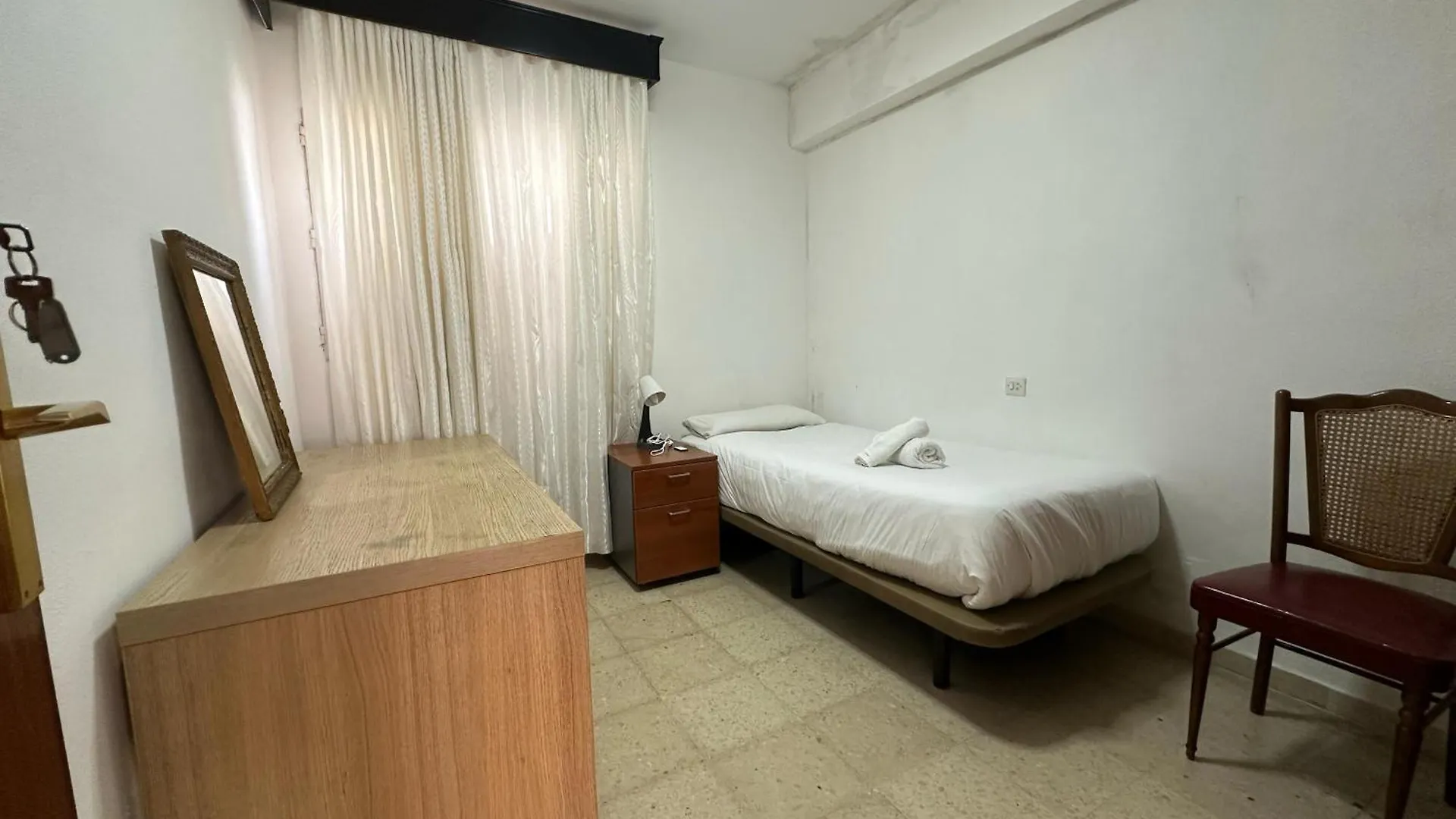 Homestay Habitacion Individual En La Victoria Malaga